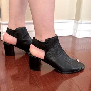 Kenneth Cole - black leather ankle boots - size 8 - normal wear